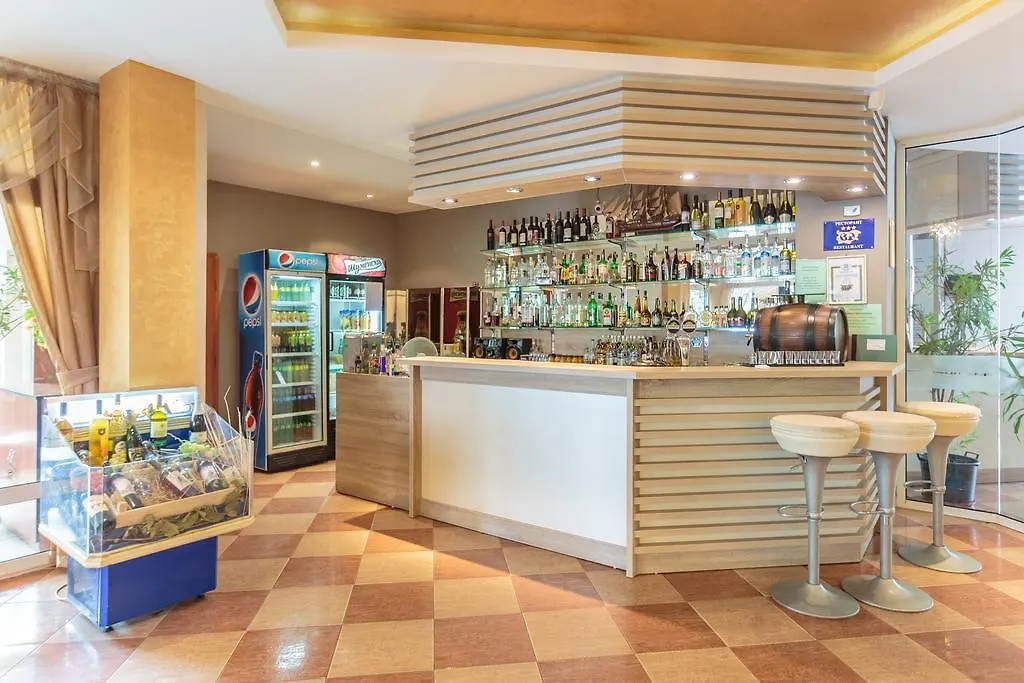 Flagman Hotel Sozopol 3*,